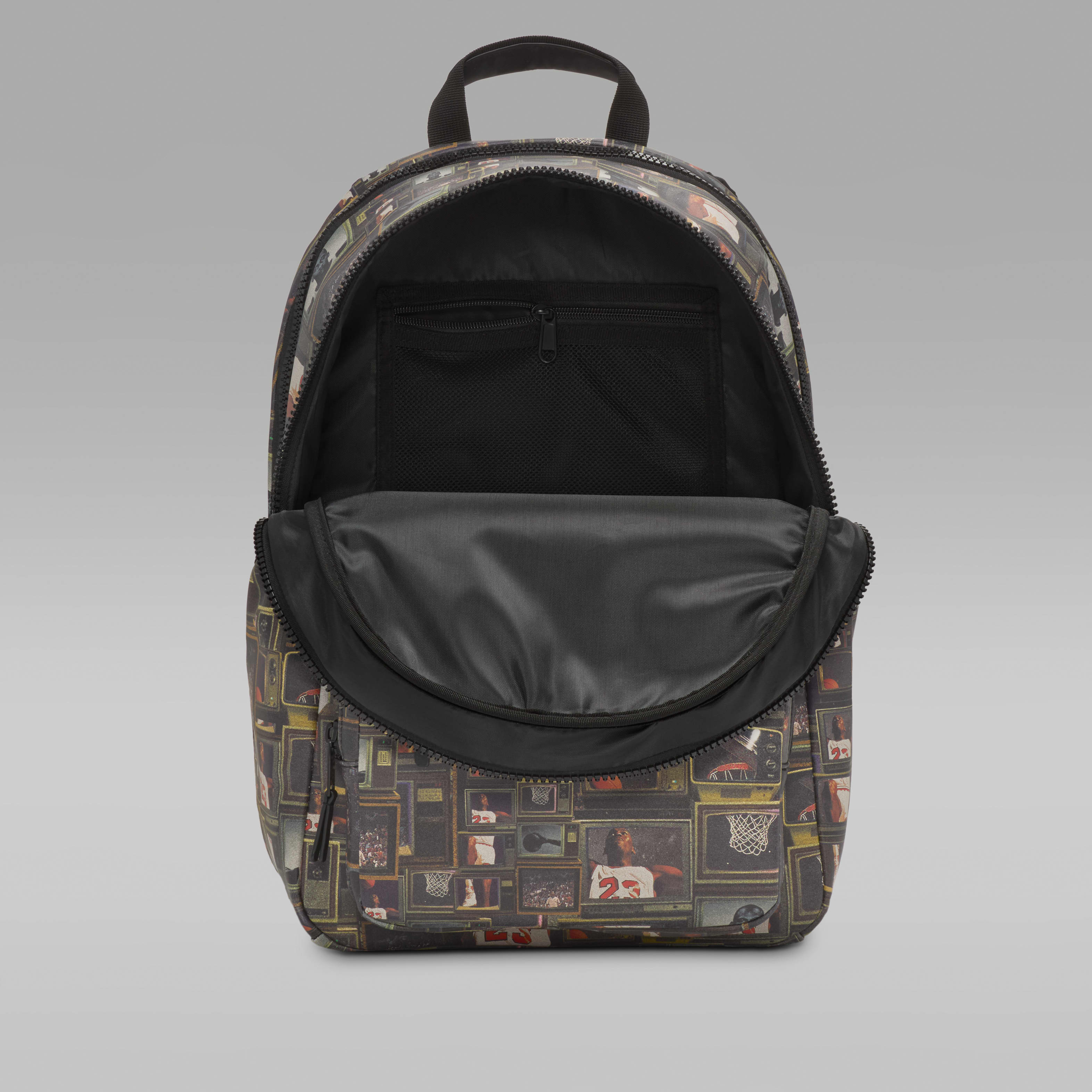 【Nike】Jordan Borough Varsity Backpack 20L ★送料関税込★ Jordan Borough Graphic Backpack (20L). Nike.com